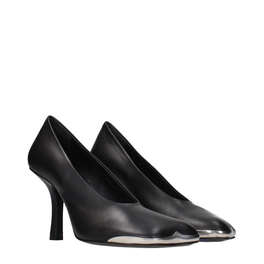 Zapatos de tacón alto de piel negra de Burberry