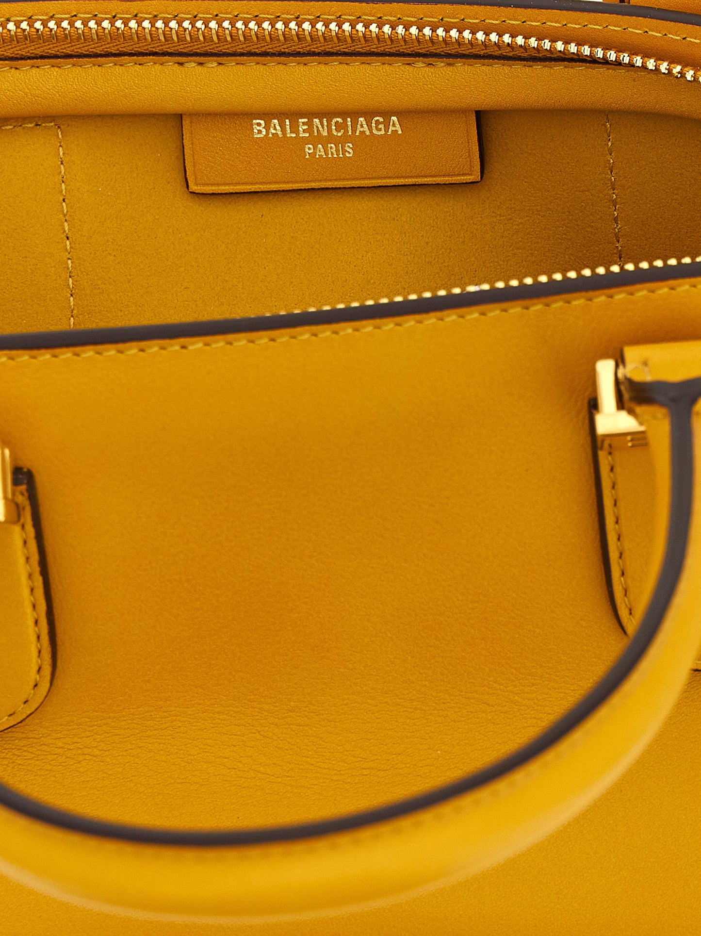 Sac à main Balenciaga en cuir de veau bicolore