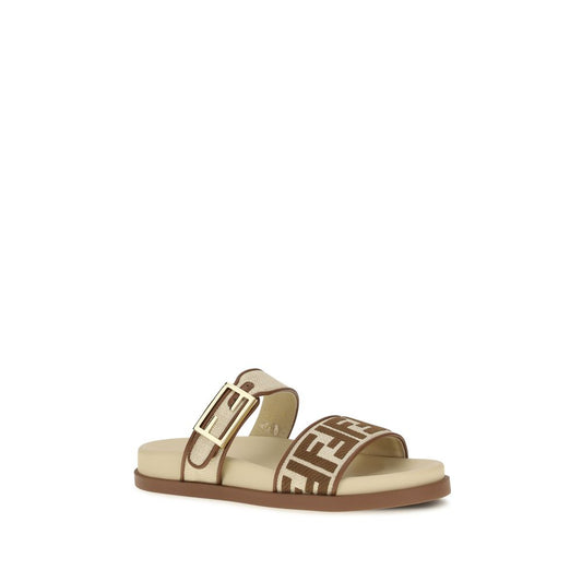 Sandalias planas Fendi de rafia marrón