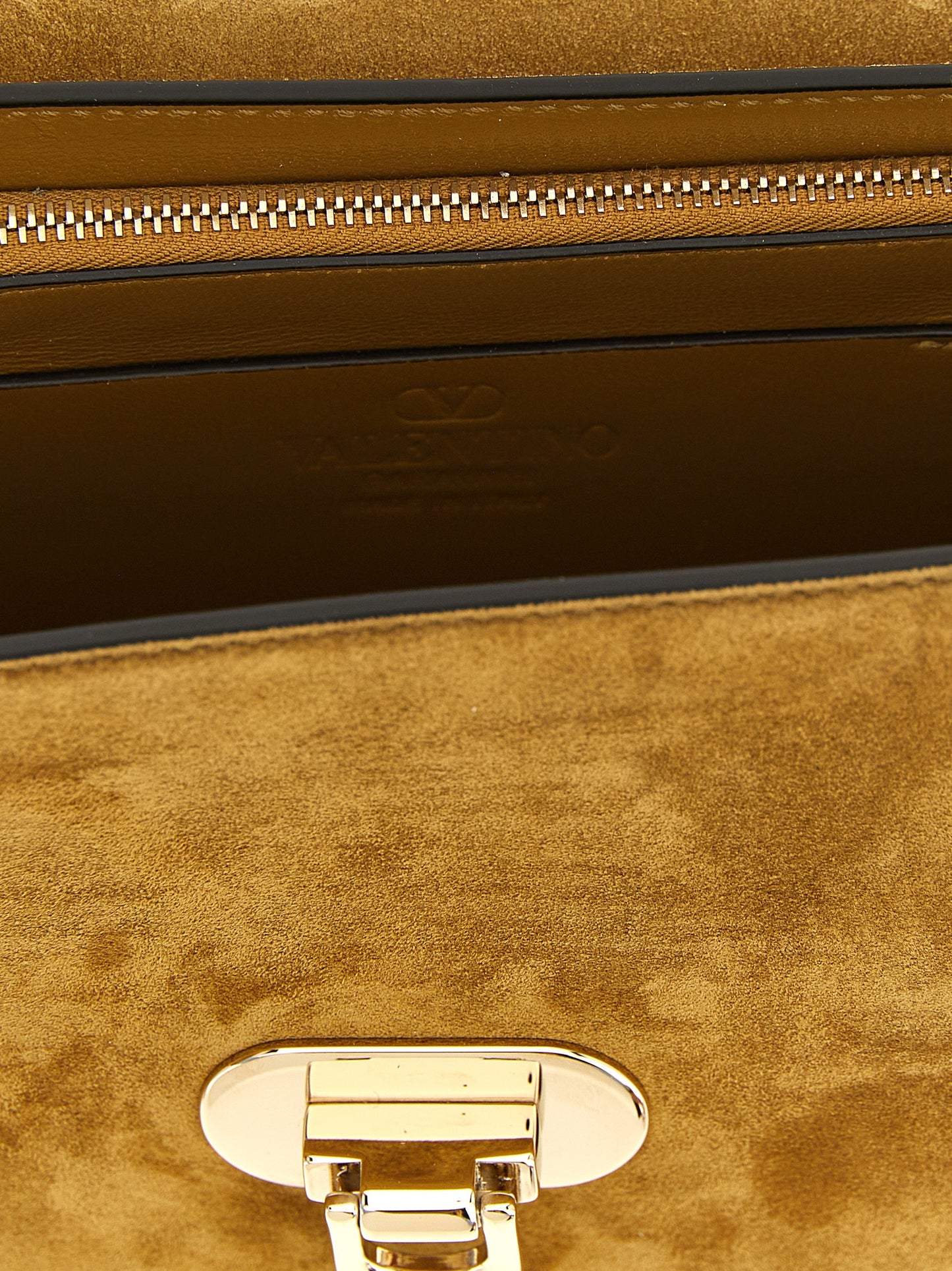 Bolso cruzado Valentino Garavani de piel de becerro beige