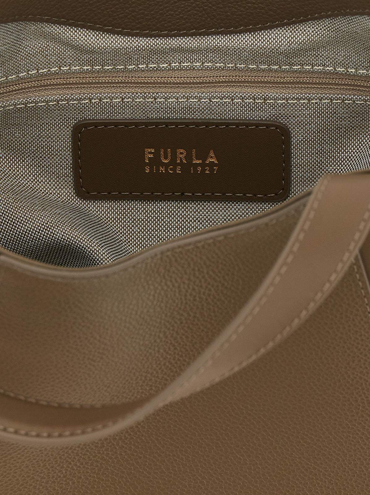 Bolso Tote Furla De Piel Gris Superficie Texturizada Goccia S