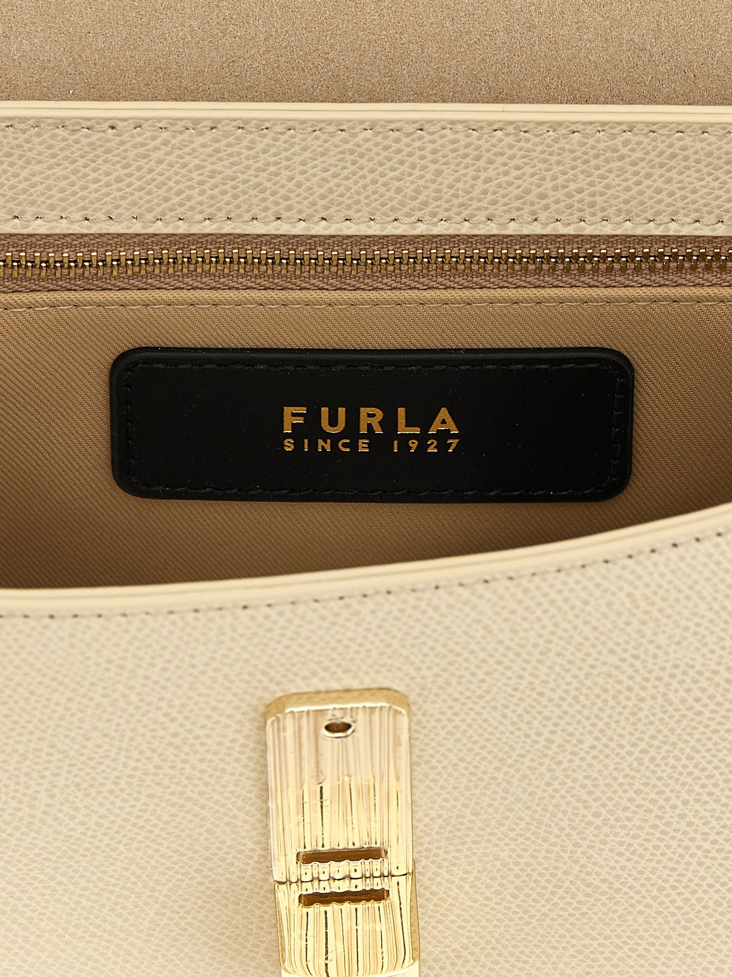 Bolso cruzado Furla de piel de becerro blanca