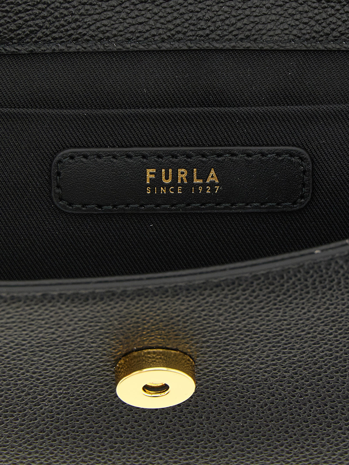 Bolso Furla De Piel De VacunoNegra Con Acabado Martillado