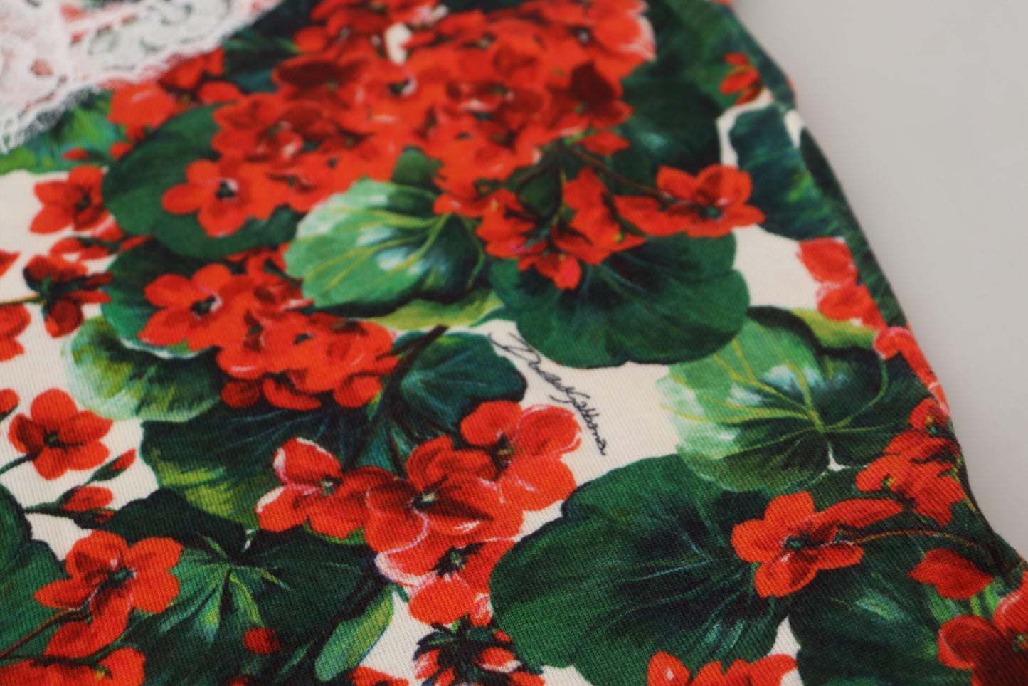 Top tipo chaleco de lana y encaje floral blanco de Dolce & Gabbana