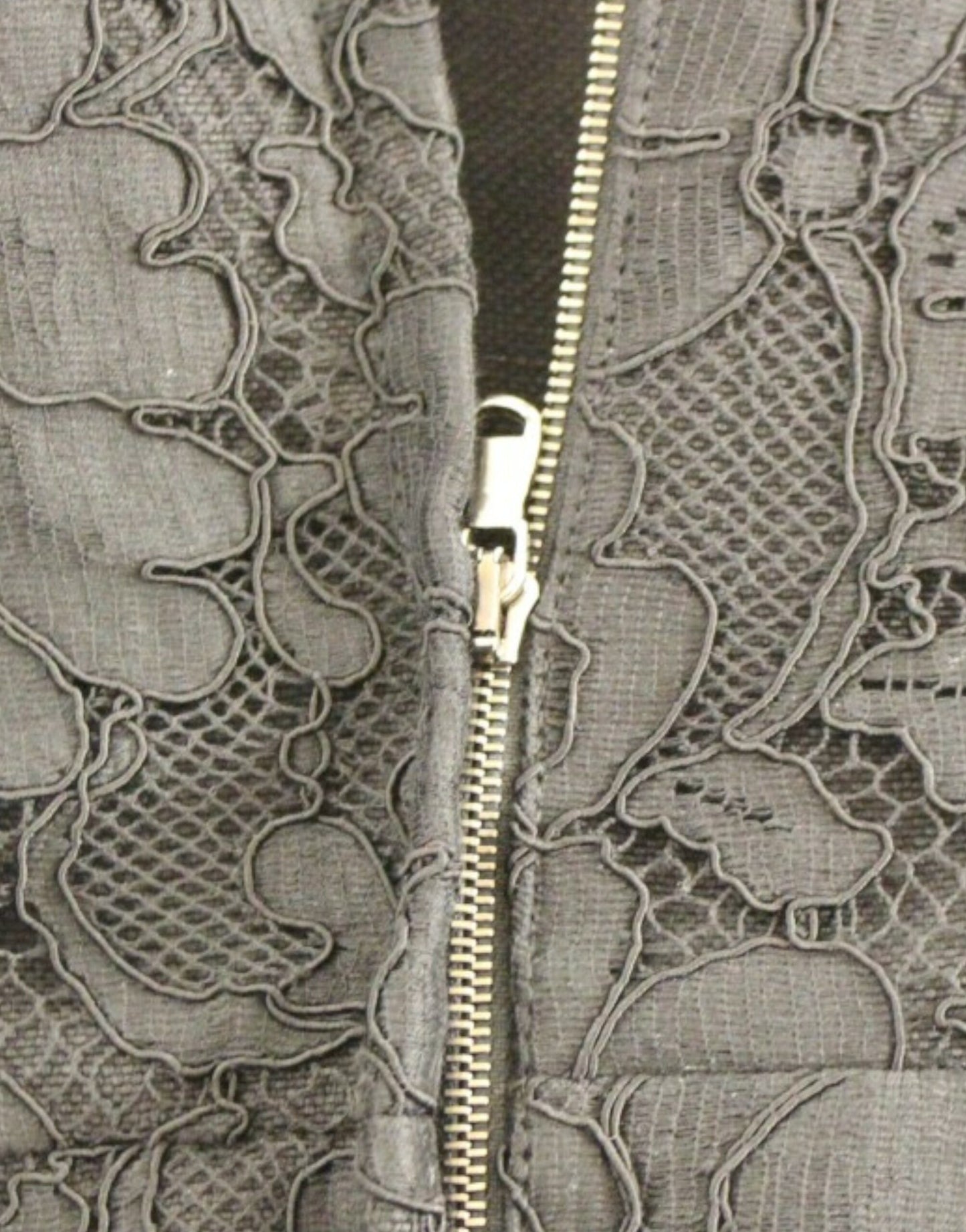 Vestido de pasarela Sicily de encaje floral negro de Dolce & Gabbana