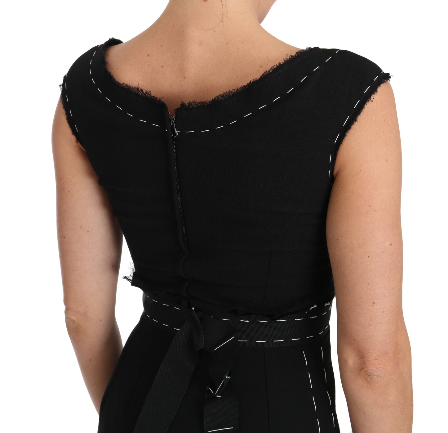 Vestido de tubo de lana elástica negra con corte A de Dolce & Gabbana