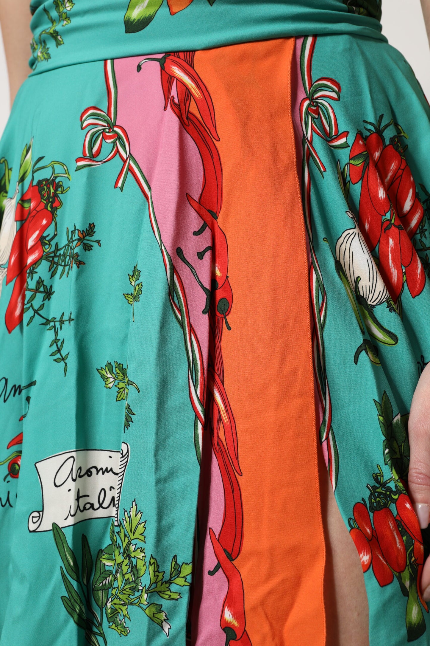 Vestido midi sin mangas de seda estampado multicolor de Dolce & Gabbana