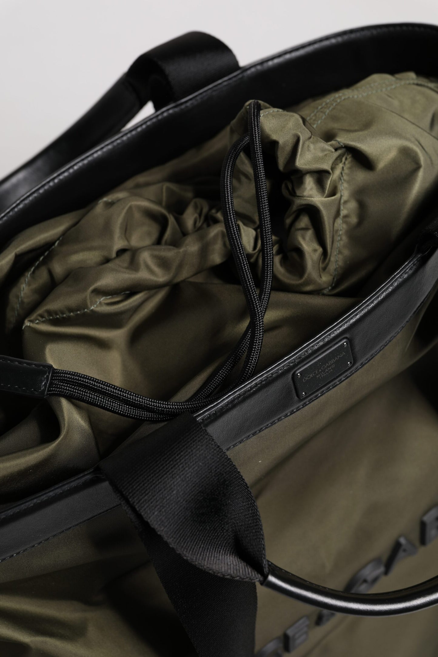 Bolso tote Dolce & Gabbana de nailon verde militar con asa para el hombro