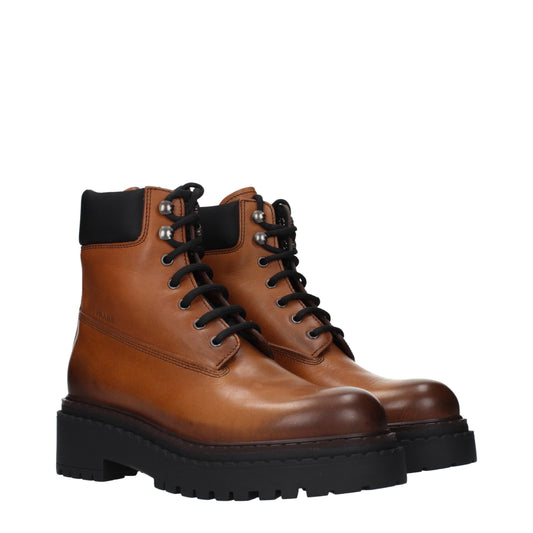 Botines Prada de cuero marrón