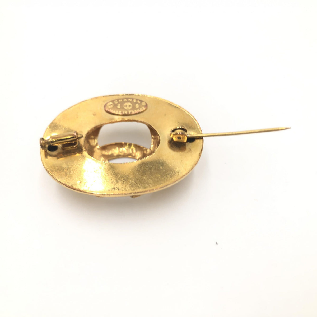 Broche Chanel Coco Mark Con Acabado Histórico Y Diseño Estructurado