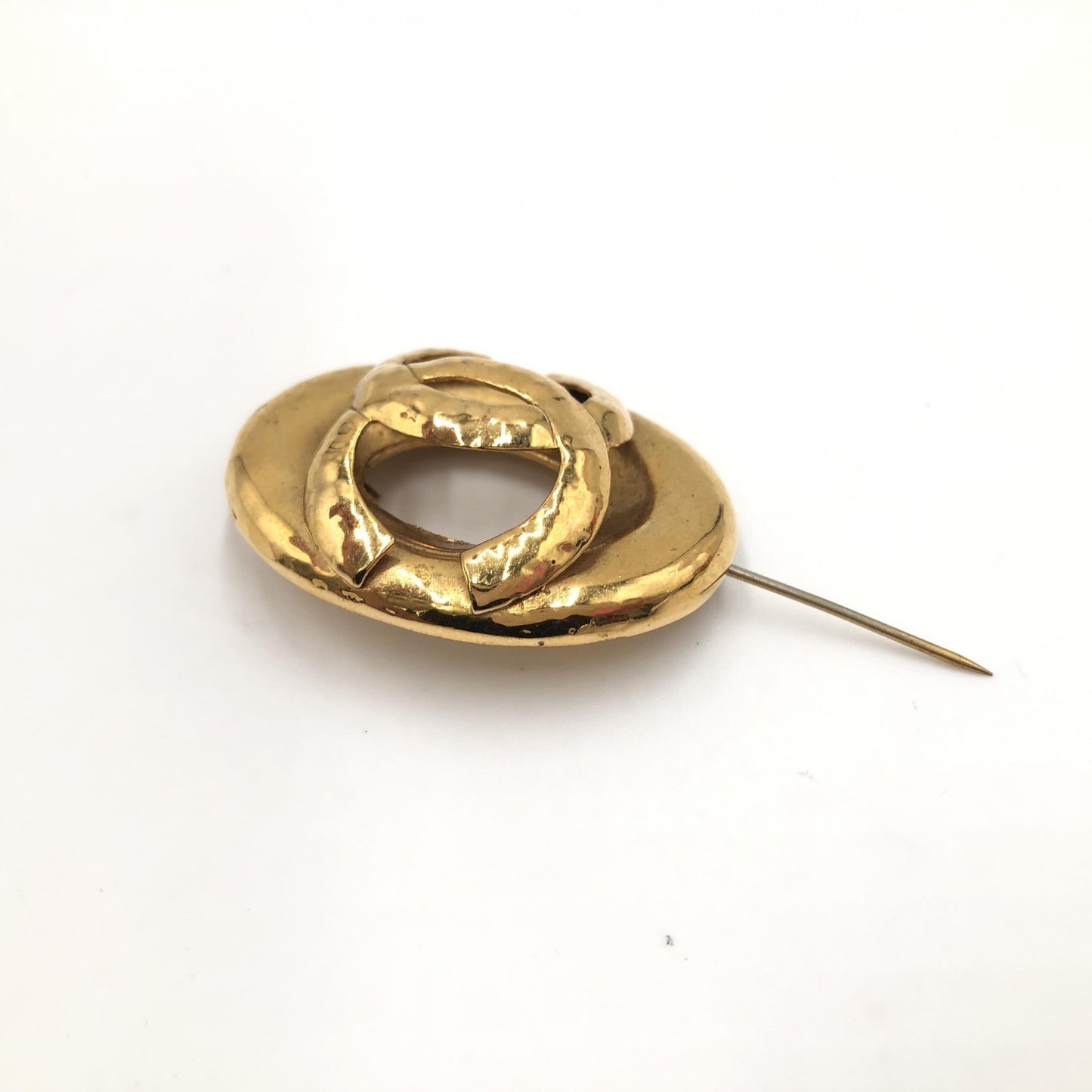 Broche Chanel Coco Mark Con Acabado Histórico Y Diseño Estructurado