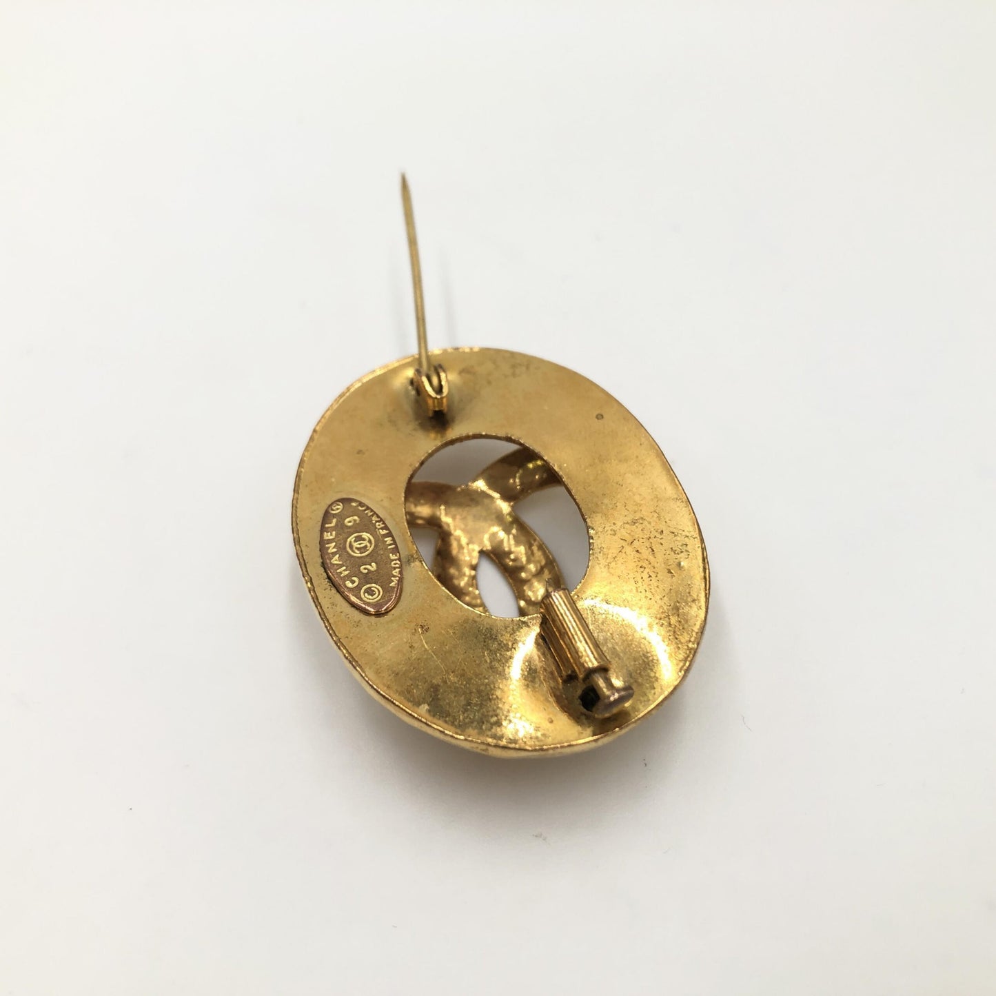 Broche Chanel Coco Mark Con Acabado Histórico Y Diseño Estructurado