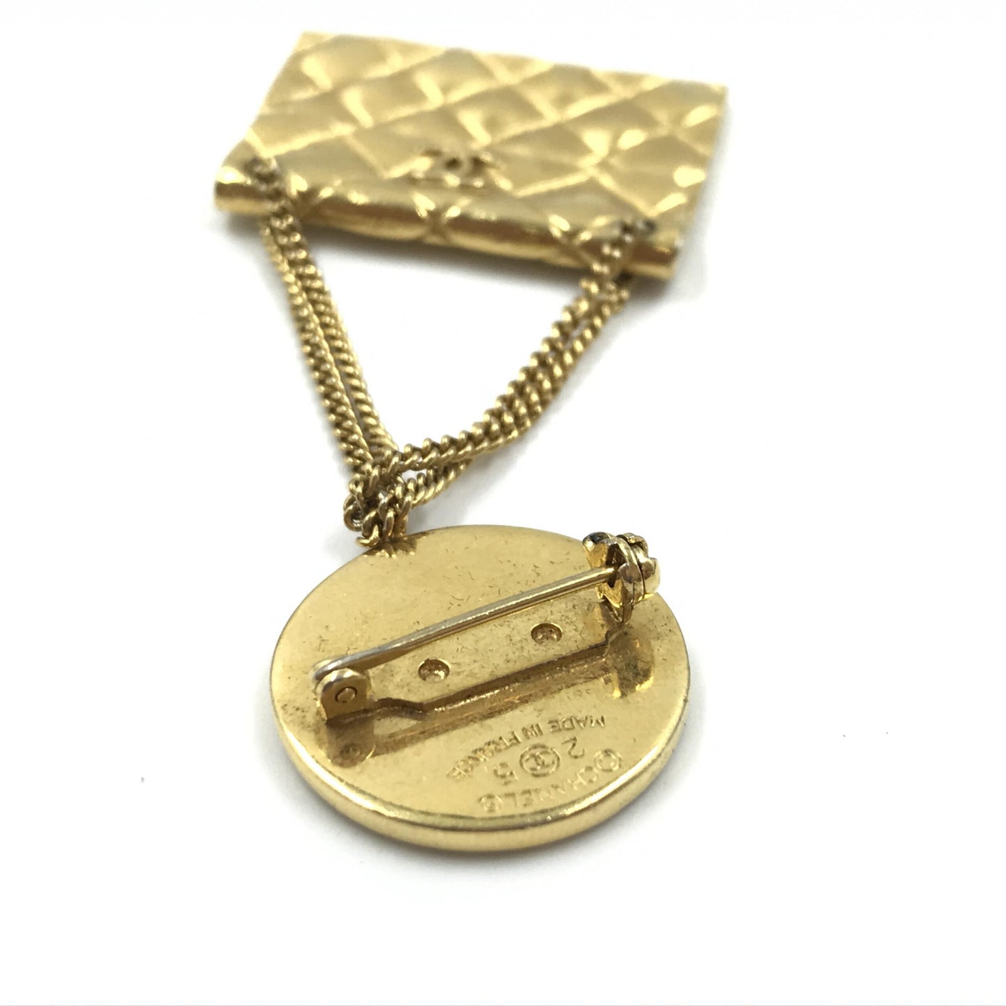 Broche De Chanel Chapado En Oro Con Motivo De Bolso