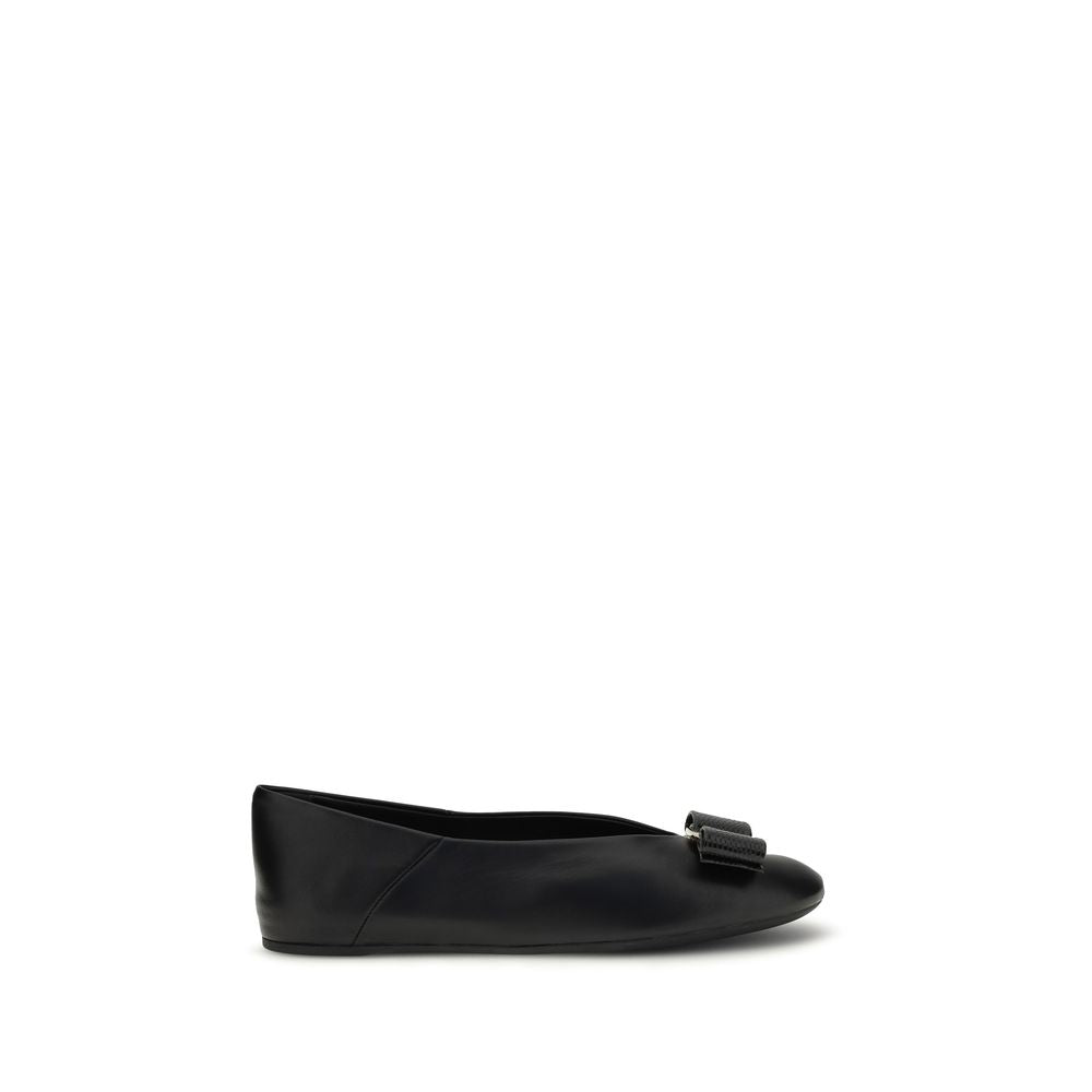 Chaussures de ballet Ferragamo en cuir de veau noir Modèle Vara Bow