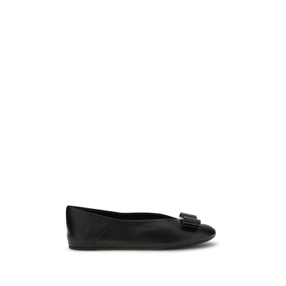 Chaussures de ballet Ferragamo en cuir de veau noir Modèle Vara Bow