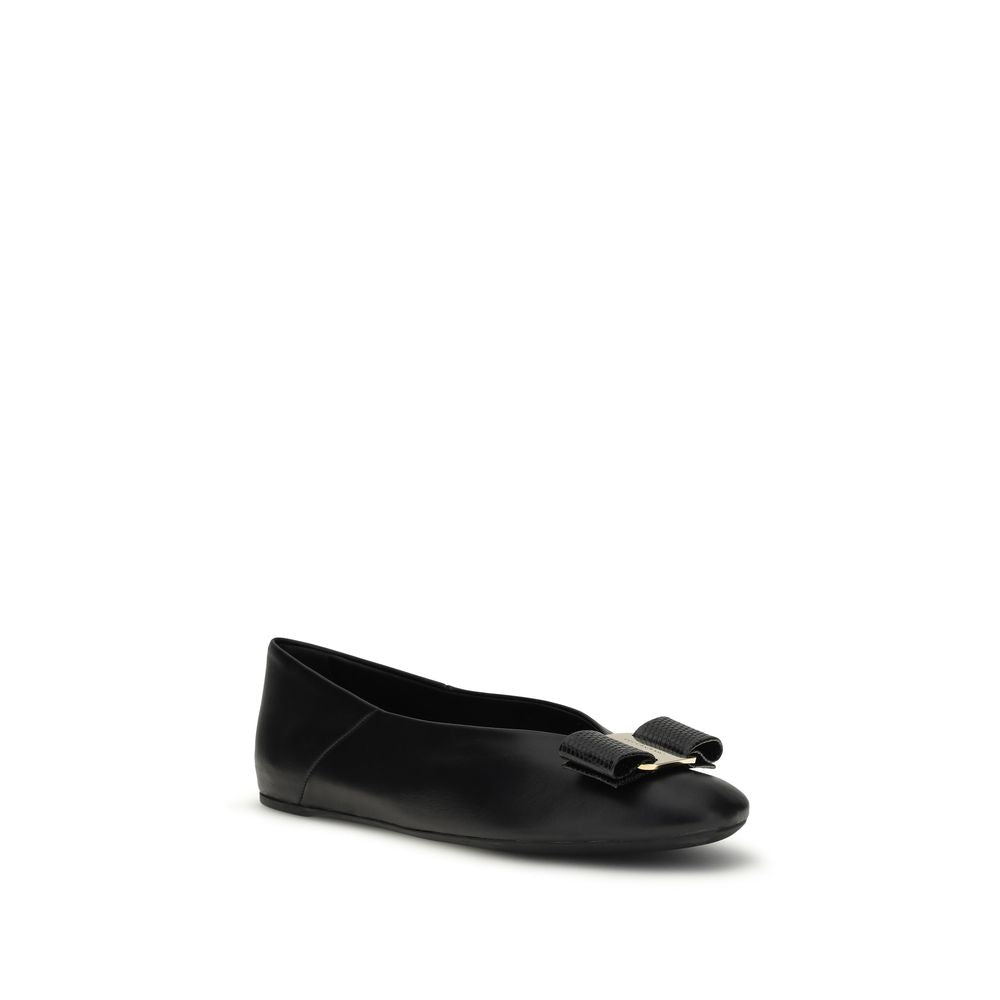 Chaussures de ballet Ferragamo en cuir de veau noir Modèle Vara Bow