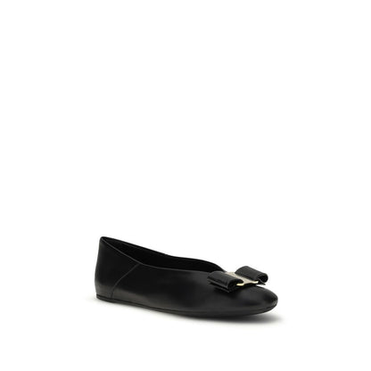 Chaussures de ballet Ferragamo en cuir de veau noir Modèle Vara Bow
