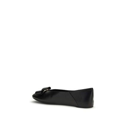 Chaussures de ballet Ferragamo en cuir de veau noir Modèle Vara Bow