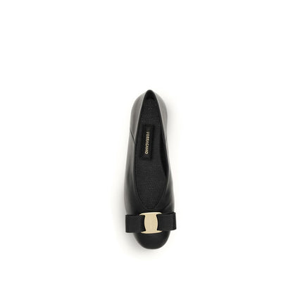 Chaussures de ballet Ferragamo en cuir de veau noir Modèle Vara Bow