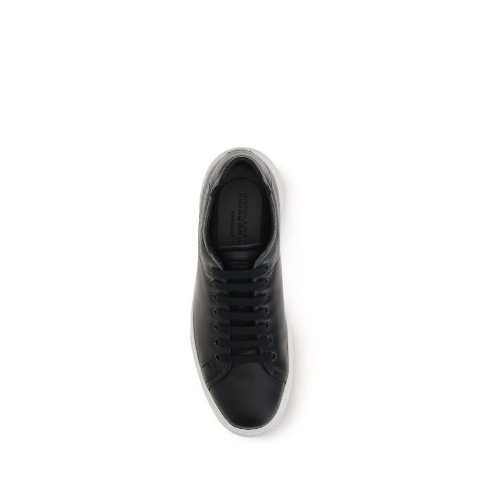 Zapatillas Bajas Ferragamo de Piel de Becerro Negra Bos Taurus