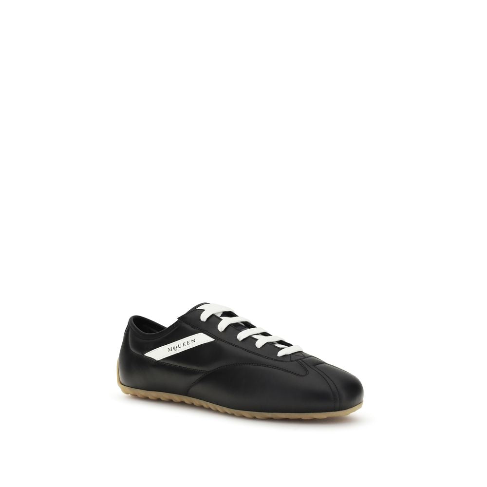 Zapatillas bajas Alexander McQueen de piel de becerro negra Bos Taurus