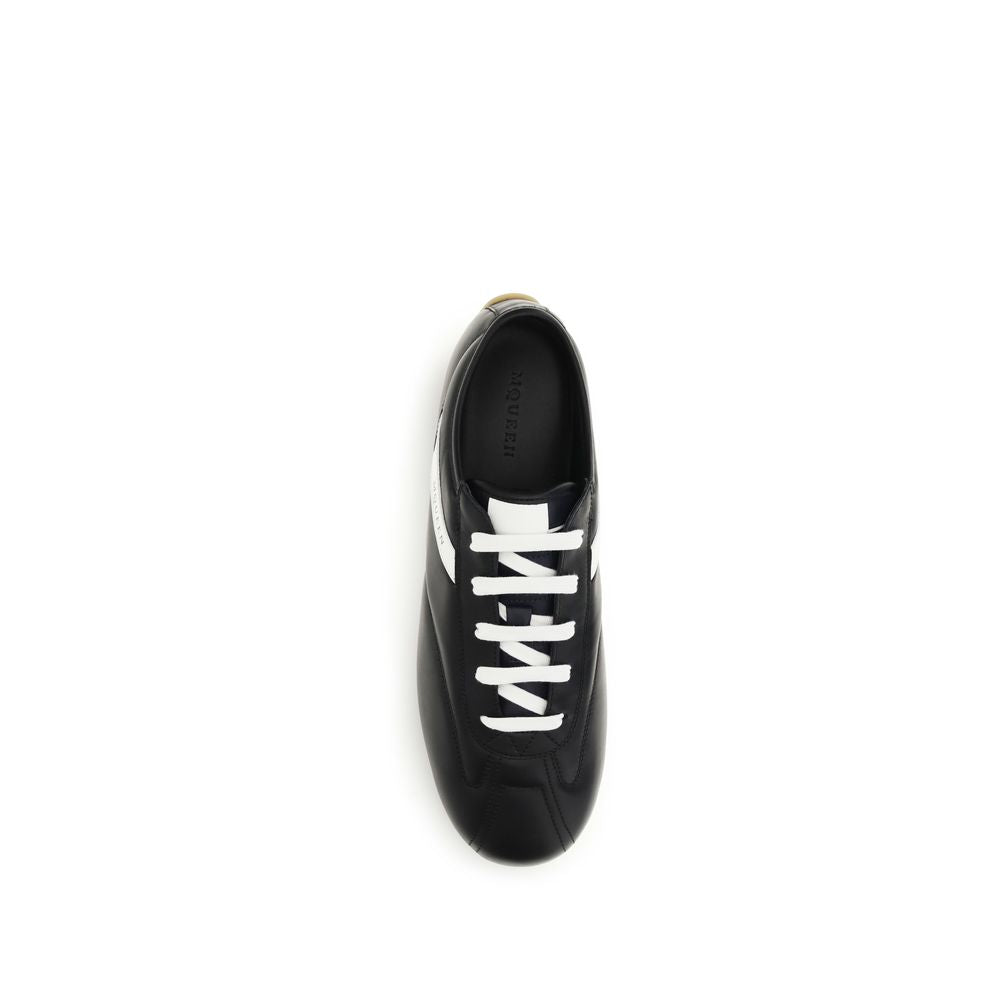Zapatillas bajas Alexander McQueen de piel de becerro negra Bos Taurus