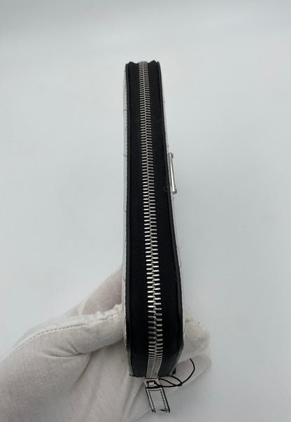 Portefeuille Prada Mirror avec fermeture éclair et finition miroir
