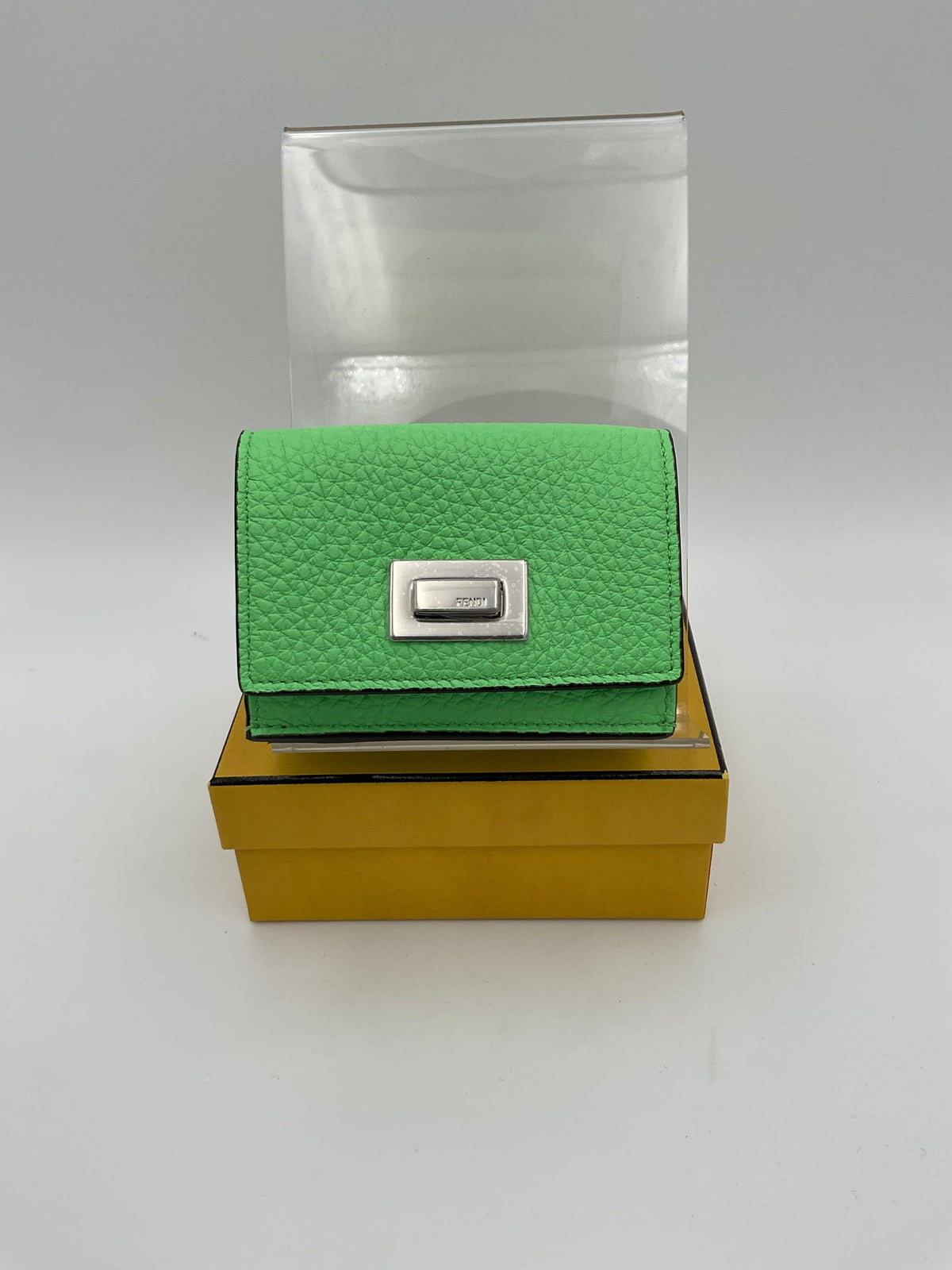 Portefeuille Fendi Peekaboo Petit - Pratique et compact