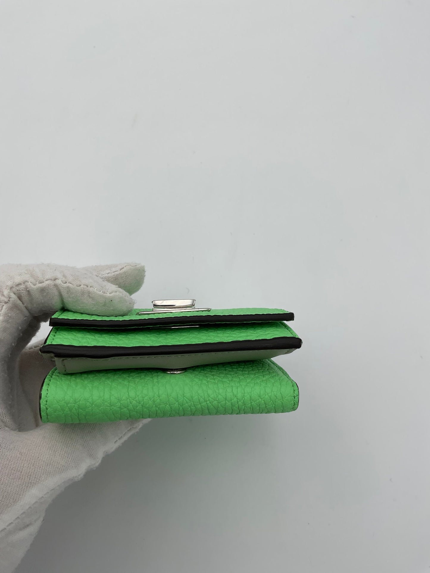 Portefeuille Fendi Peekaboo Petit - Pratique et compact