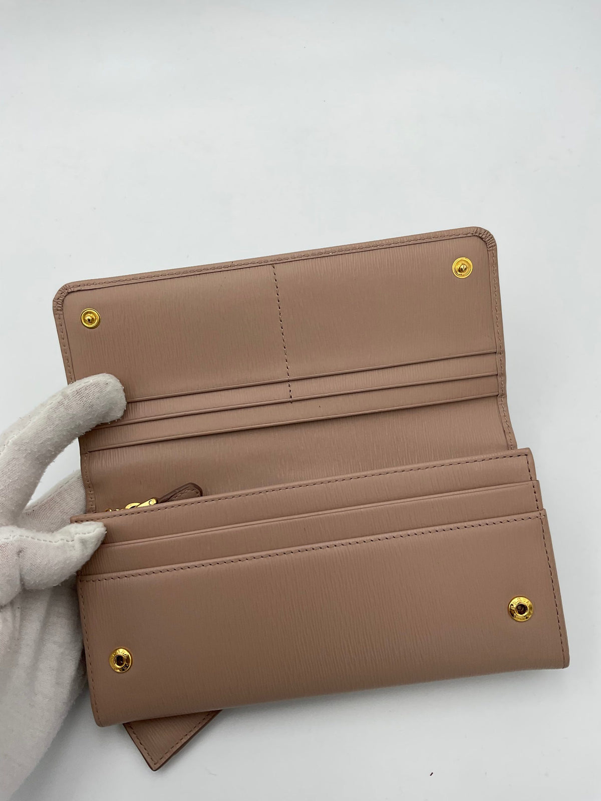 Portefeuille Prada en cuir Saffiano poudré avec porte-cartes
