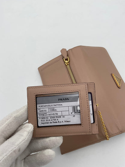Portefeuille Prada en cuir Saffiano poudré avec porte-cartes