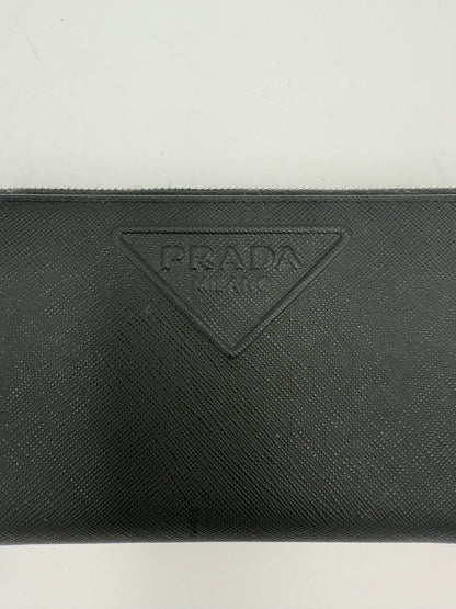 Portefeuille Prada design zippé en cuir Saffiano