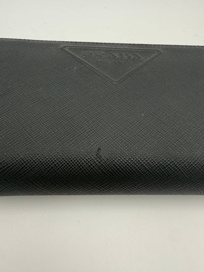 Portefeuille Prada design zippé en cuir Saffiano
