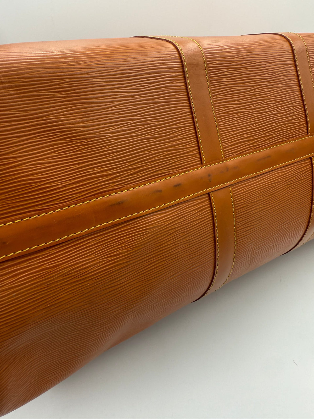 Louis Vuitton Sac de voyage Keepall 50 en cuir Épi marron résistant