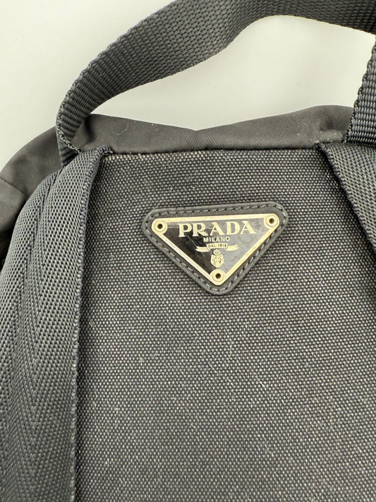 Mochila De Nylon Prada Con Amplio Interior Y Perfil Versátil