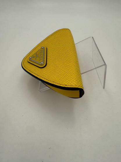 Porte-monnaie Prada en cuir Saffiano jaune
