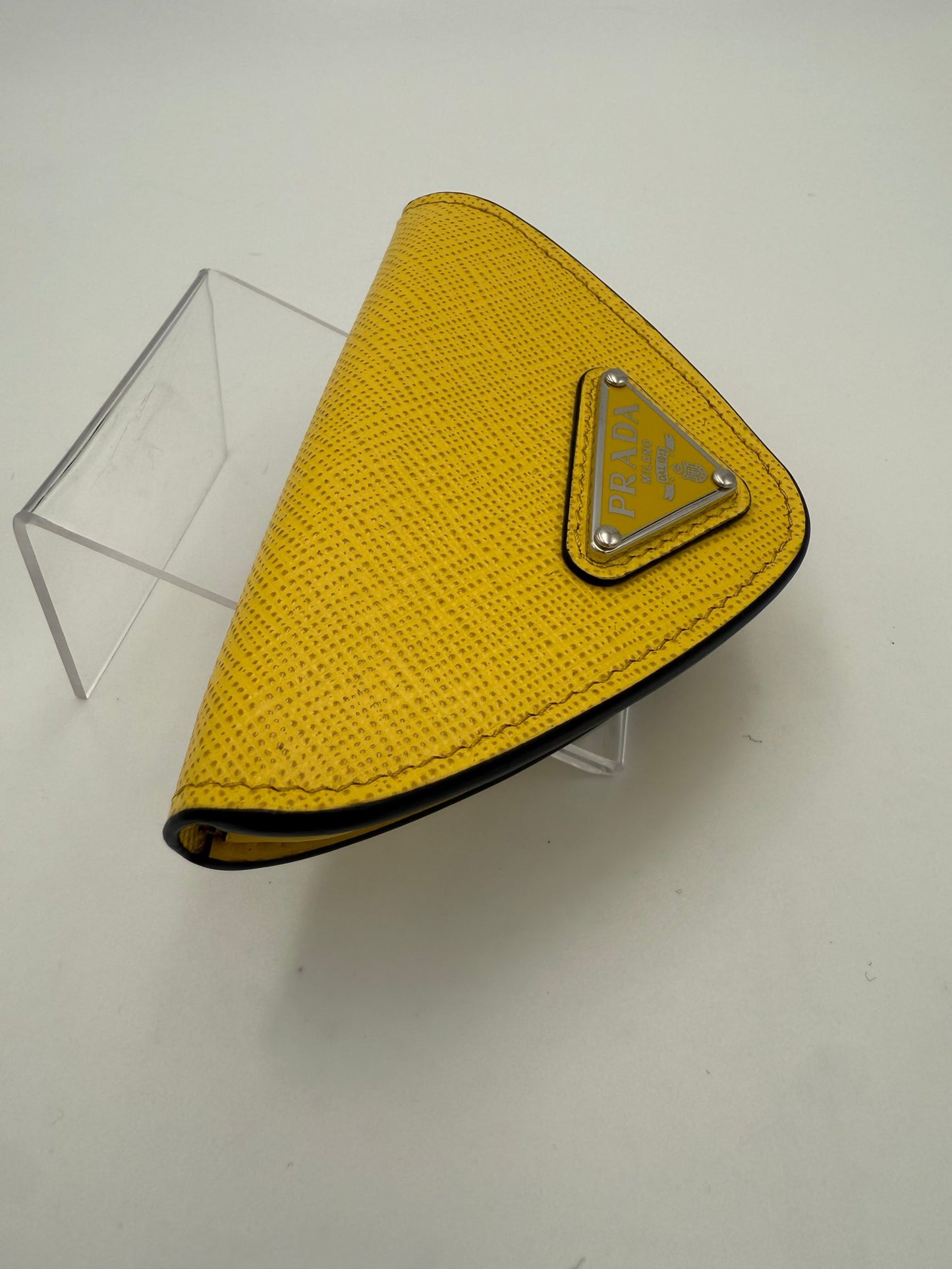 Porte-monnaie Prada en cuir Saffiano jaune