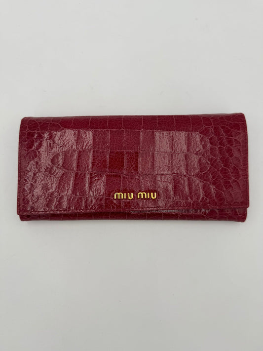 Cartera Miu Miu Rosso de Piel con Estampado de Cocodrilo