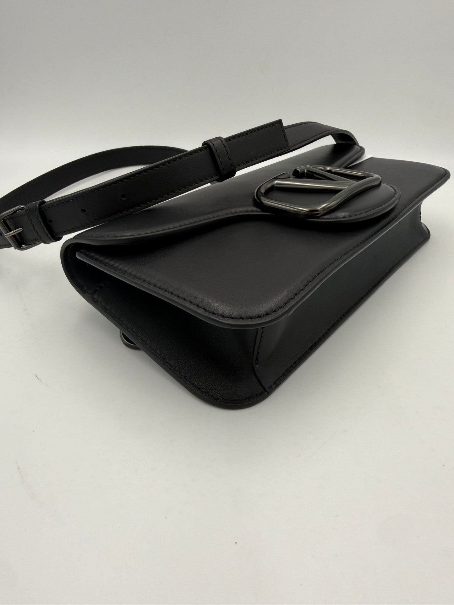 Valentino Garavani Black Vlogo Design Handbag