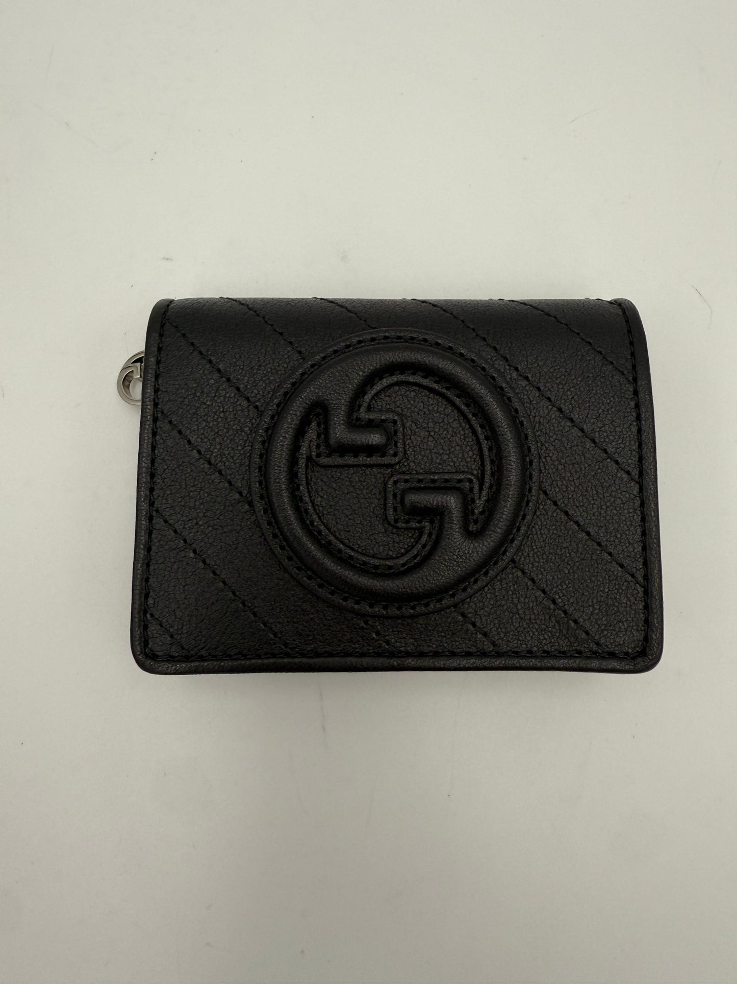 Portefeuille compact Gucci modèle GG Blondie en noir