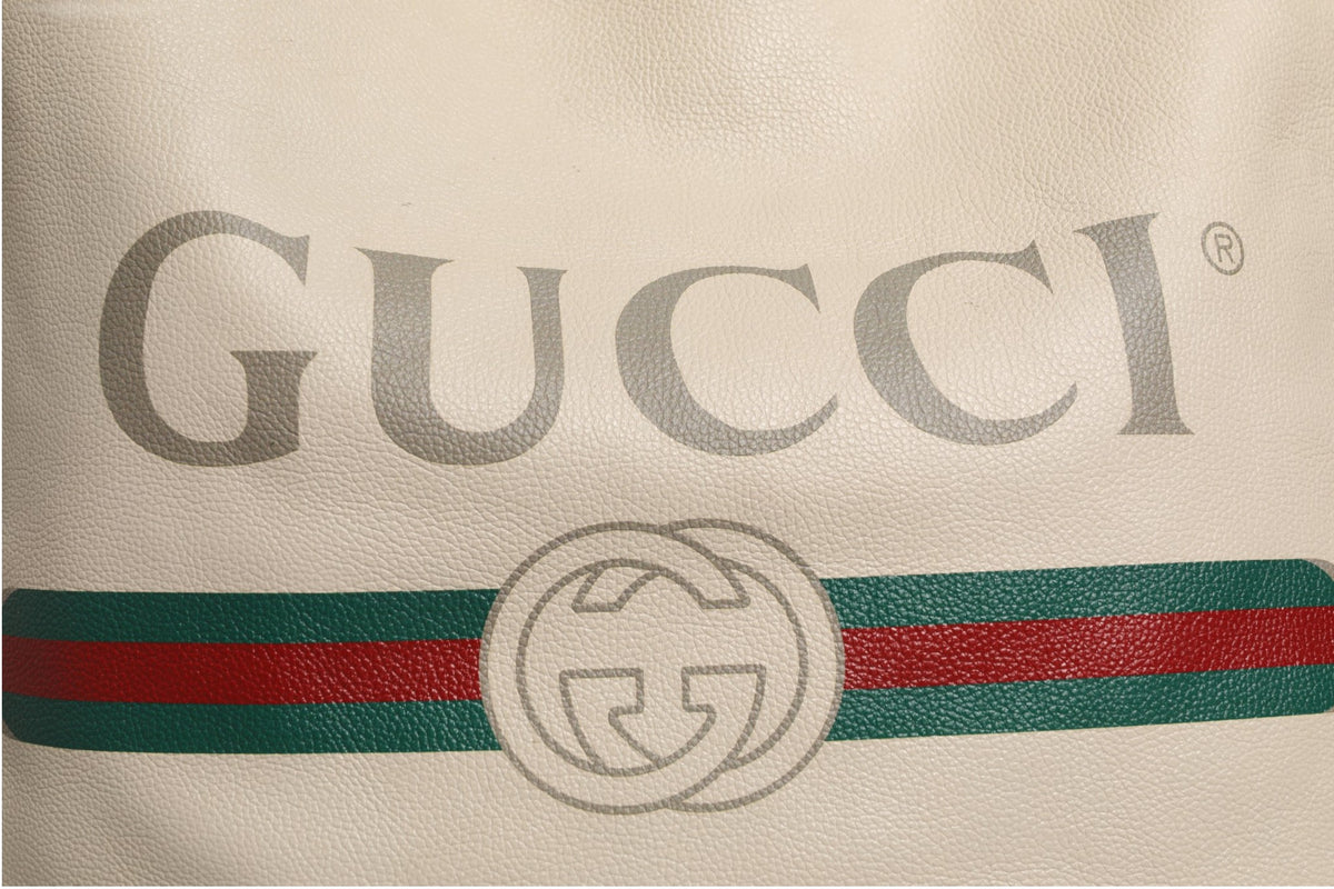 Sac cabas Gucci avec bande Web blanche et imprimé logo Sherry