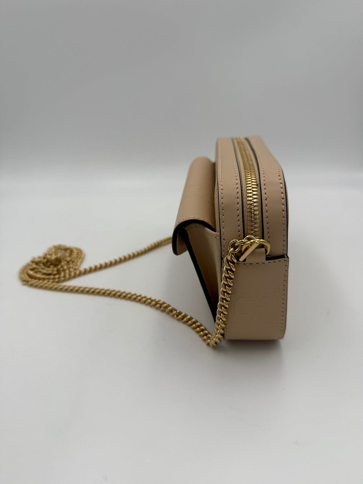 Gucci Jumbo GG Beige Shoulder Bag with Front Pocket