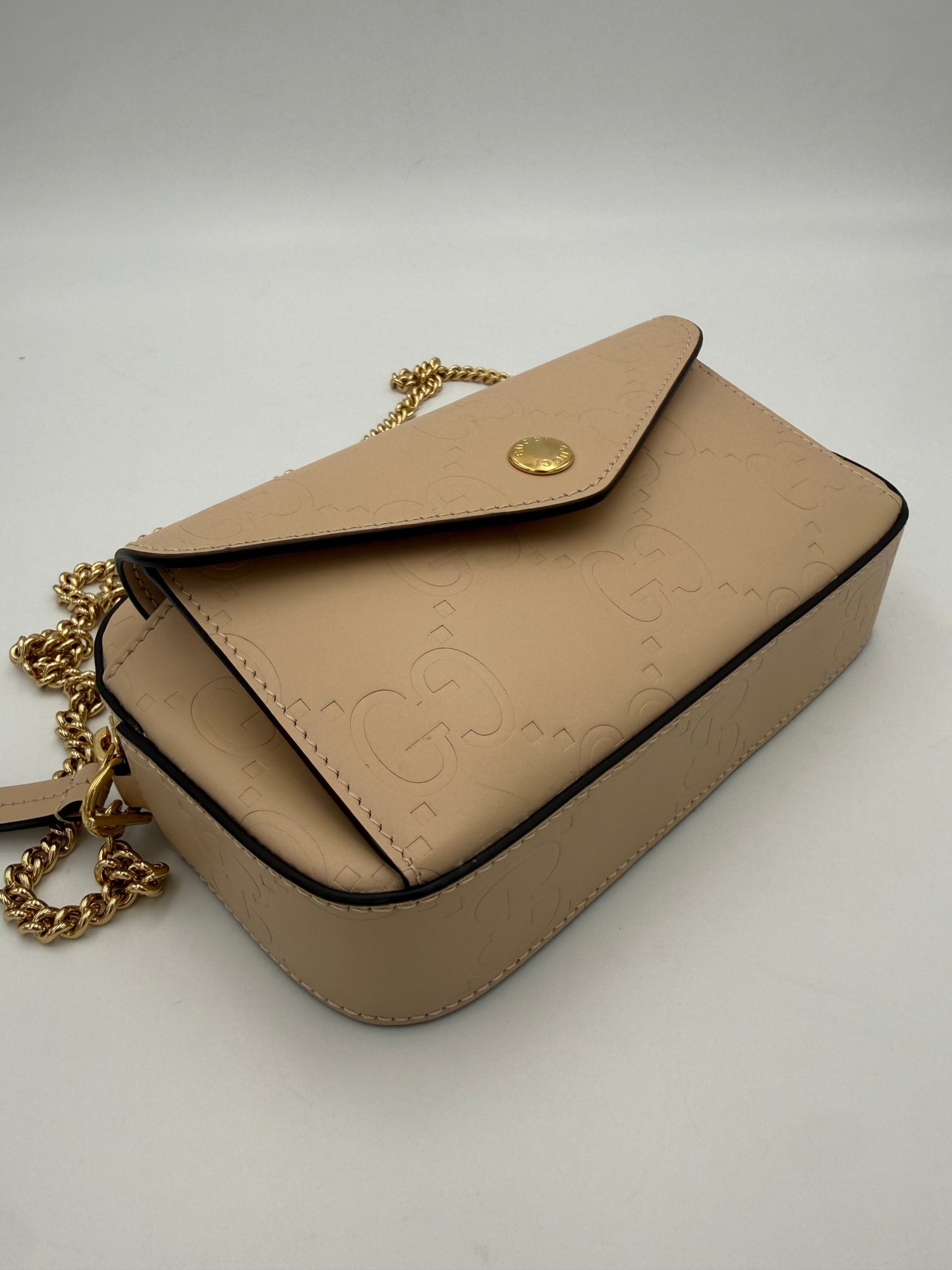 Gucci Jumbo GG Beige Shoulder Bag with Front Pocket