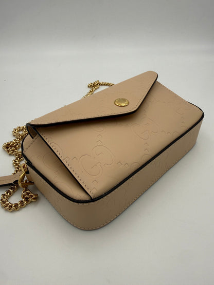 Gucci Jumbo GG Beige Shoulder Bag with Front Pocket