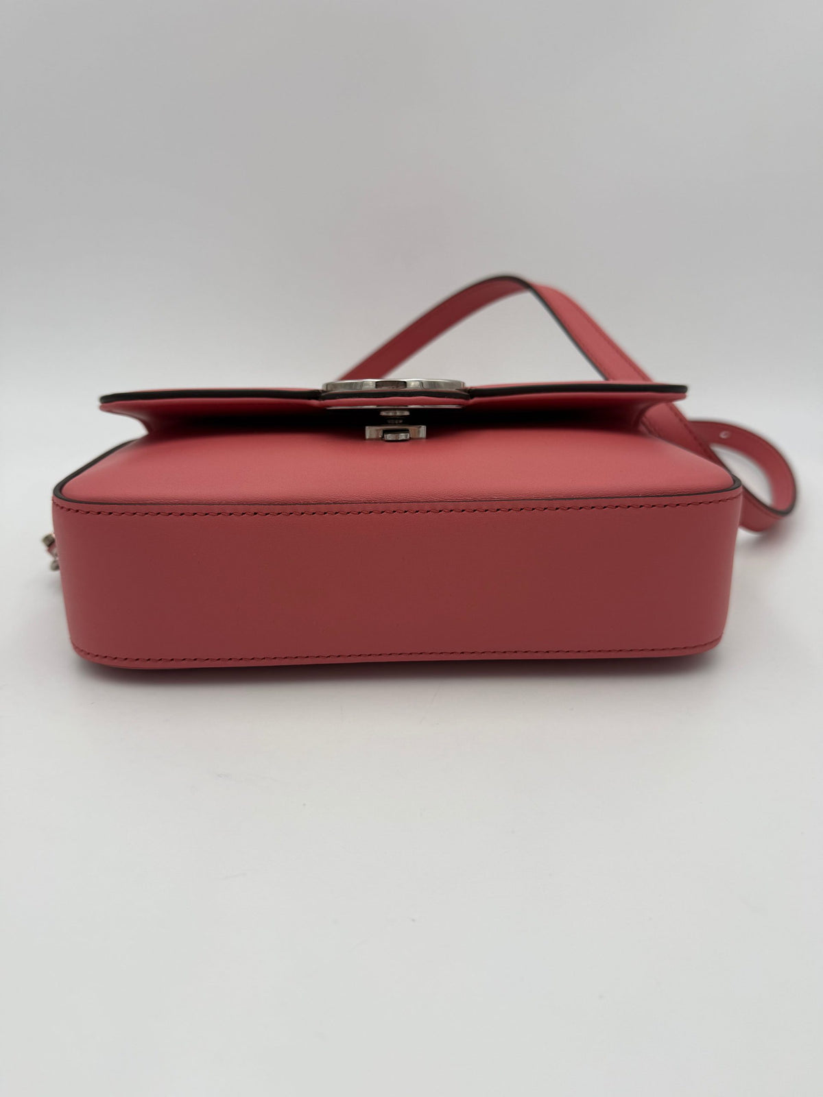 Sac porté épaule en cuir Gucci collection GG Marmont