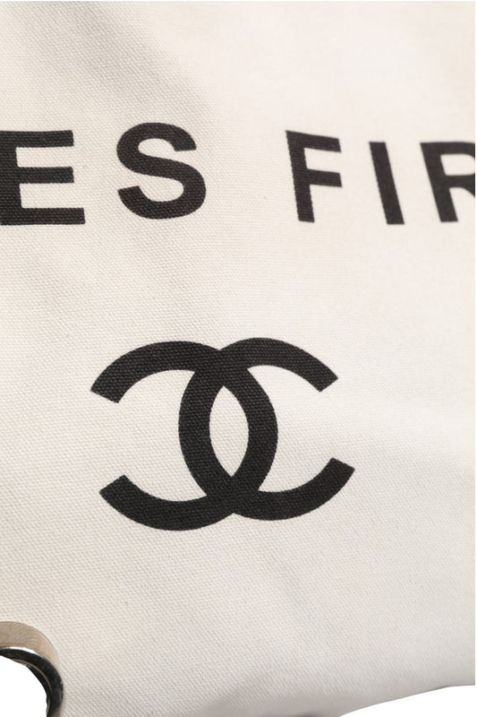 Bolsa Tote Shopper Chanel de Lona Blanca y Negro Modelo Ladies First