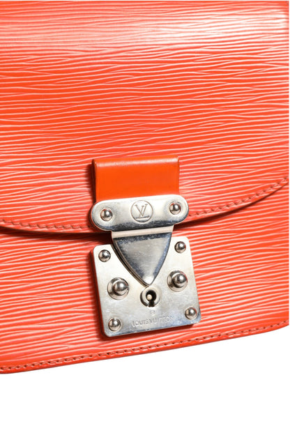 Bolso Louis Vuitton Edén PM Cuero Epi Diseño Compacto