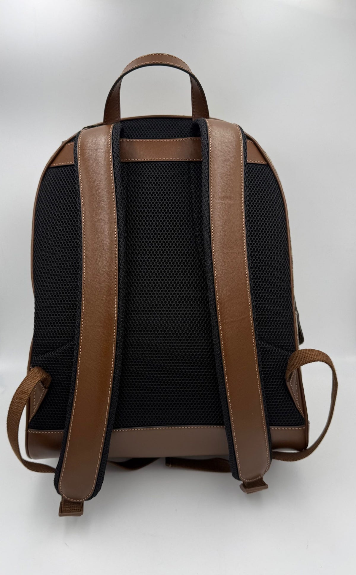 Mochila Gucci De Lona Gg Supreme y Piel En Tono Marrón