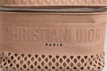 Christian Dior Trousse de toilette en filet brodé pour voyage