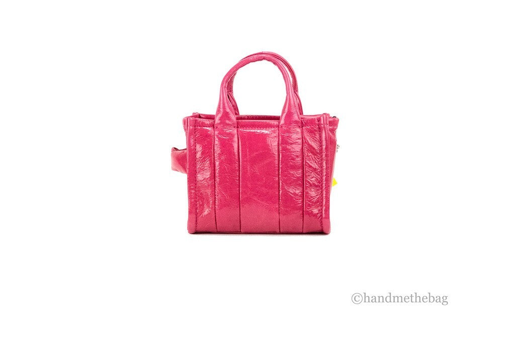 Sac bandoulière Marc Jacobs The Shiny Crinkle Micro Tote en cuir magenta